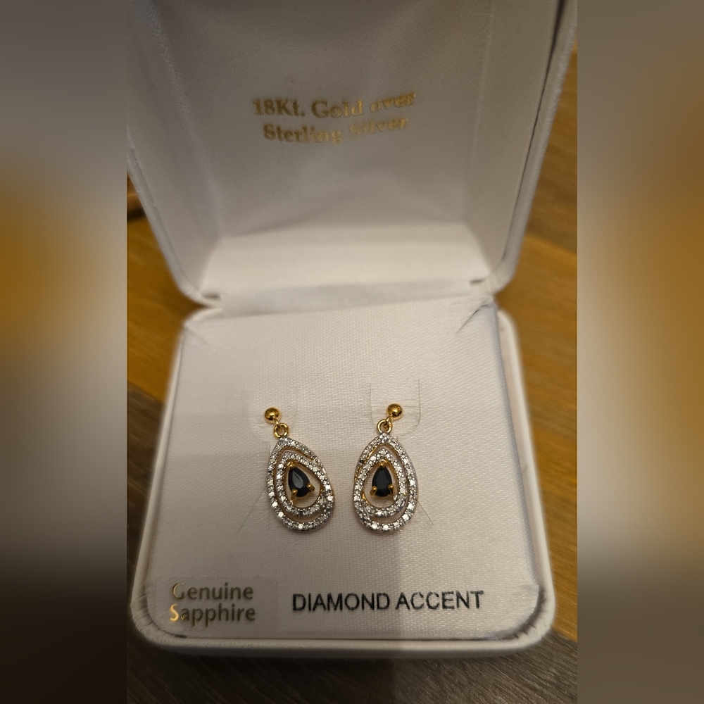 Earrrings 18k gold covered silver